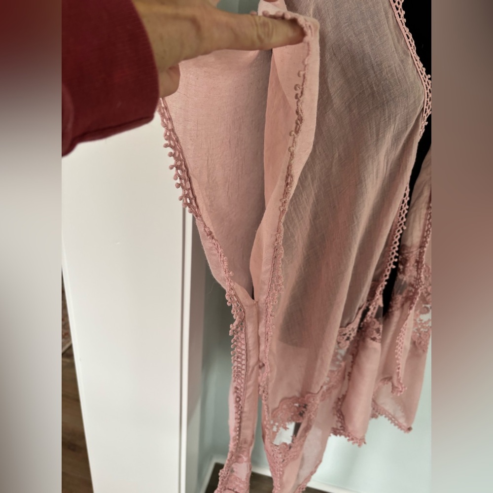 Francesca’s pink lace sheer gauze kimono one size - Picture 3 of 7